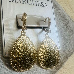 NEW Marchesa Gold Teardrop Earrings✨